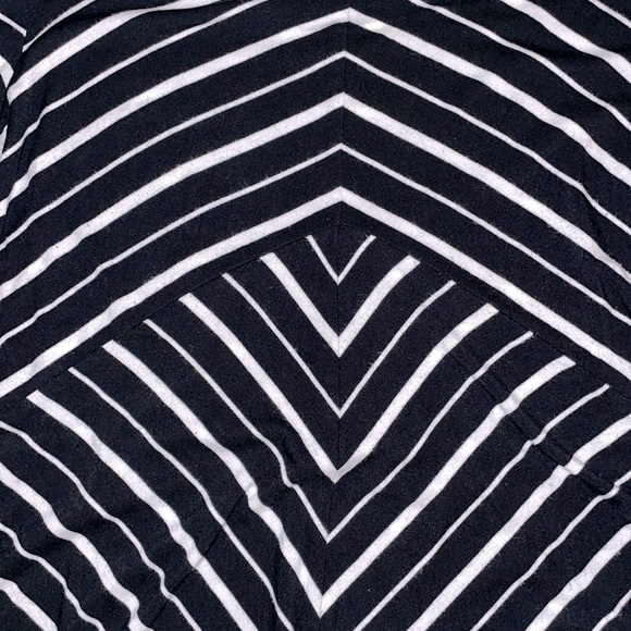 Cable & Gauge Women’s Striped Long Sleeved Top - Picture 2 of 7